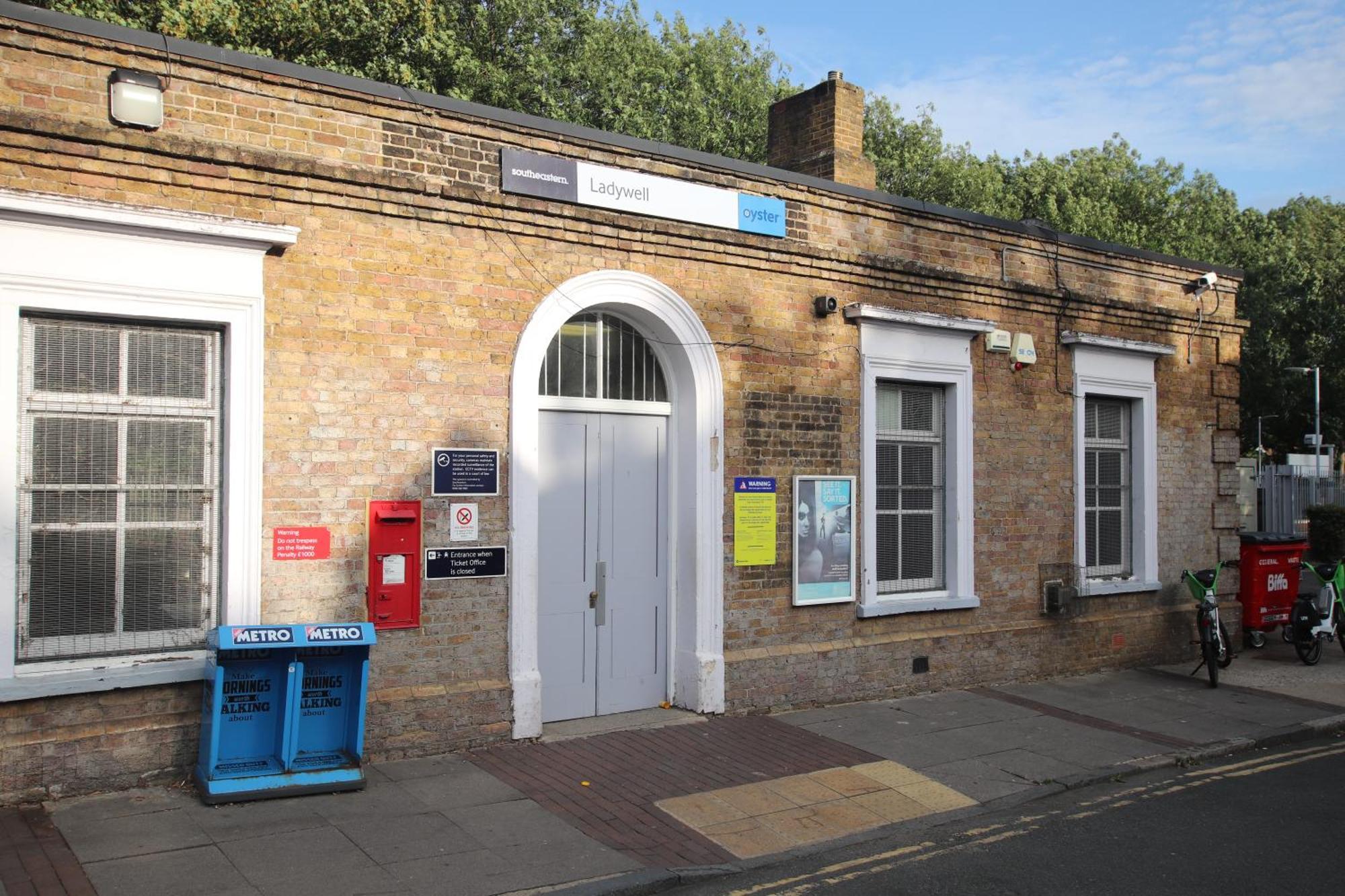 Nice Holiday Studio 15 Mins From Central Londres