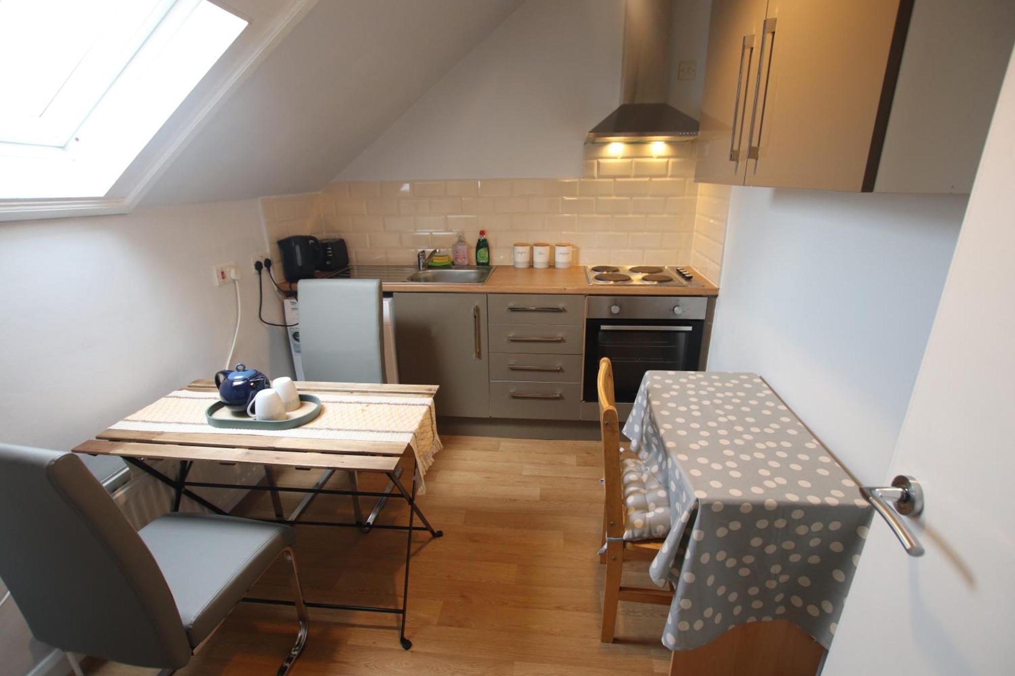 Nice Holiday Studio 15 Mins From Central Apartamento